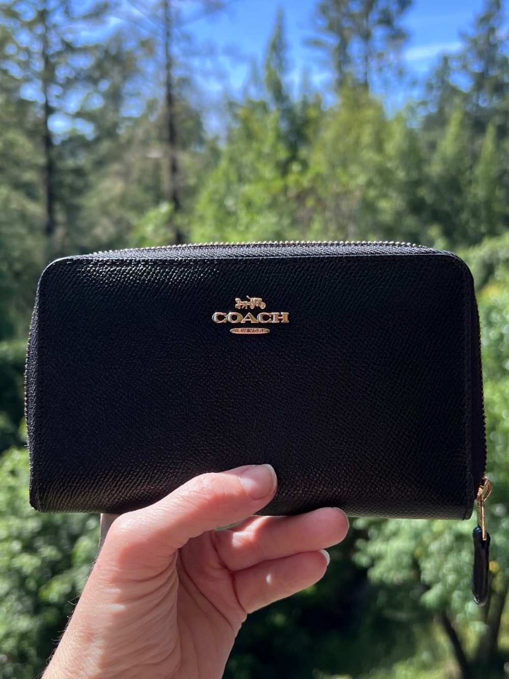 COACH Medium Black Crossgrain Leather Zip-Around Wallet Gold Hardware AUTHENTIC